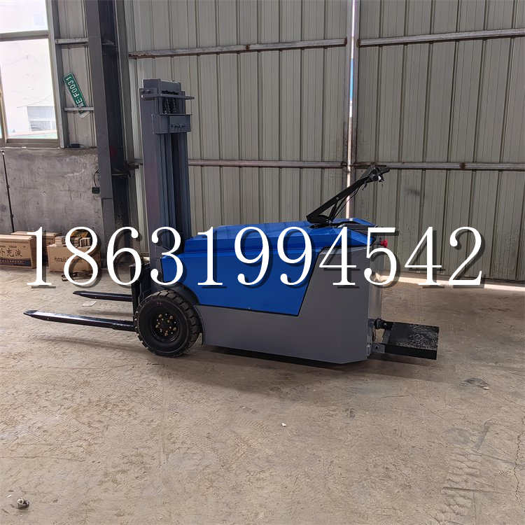 辛集市全电动叉车插腿式堆高车液压装卸车1.5吨升高小型站驾式铲车